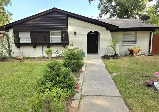 Single family home for sale at 3748 Pin Oak Dr, Conroe, TX 77301 | MLS# 34351069
