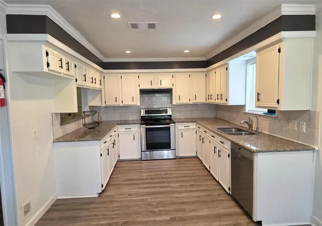 Photo 4 of Single family home for sale at 3748 Pin Oak Dr, Conroe, TX 77301 | MLS# 34351069 | Listing updated on 2026-09-13