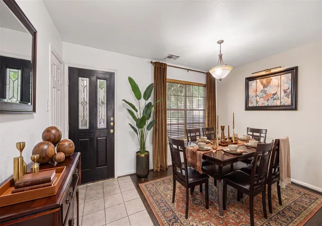 Photo 4 of Single family home for sale at 202 W Misty Dawn Dr, Conroe, TX 77385 | MLS# 80659959 | Listing updated on 2026-09-12
