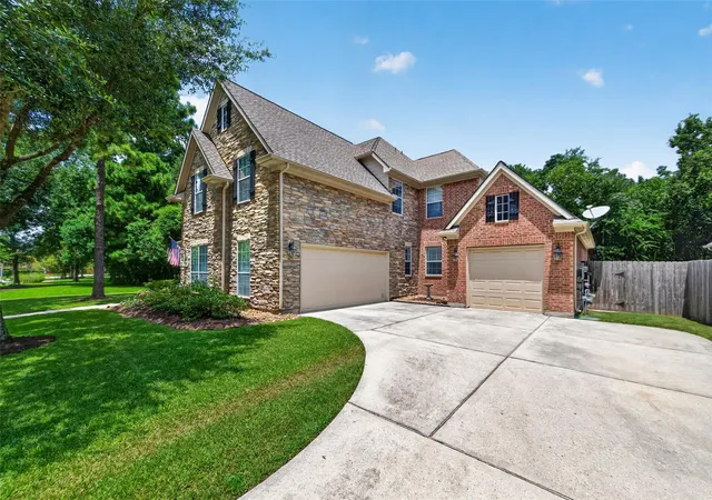 Photo 3 of Single family home for sale at 15818 Hunters Lake Way, Houston, TX 77044 | MLS# 91582850 | Listing updated on 2026-09-12