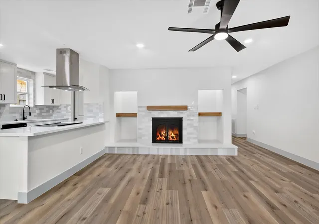 5th image of 926 Buoy Rd, Houston, TX 77062 | MLS# 97621643