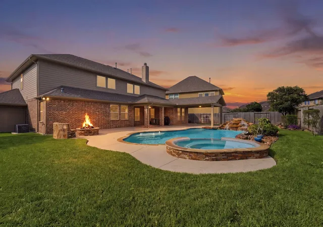 2nd image of 2404 Mallorca Pass, League City, TX 77573 | MLS# 57551699