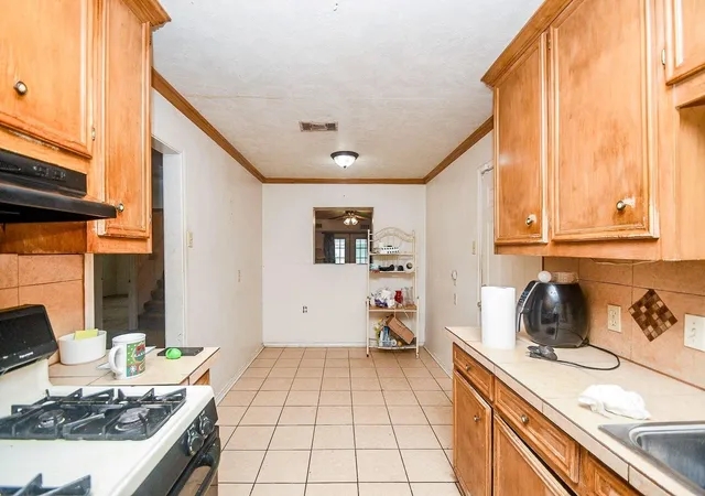 Photo 4 of Single family home for sale at 5942 Pershing St, Houston, TX 77033 | MLS# 35760426 | Listing updated on 2026-08-12