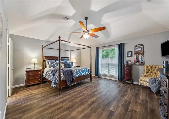 4th image of 381 Oakshire Ct, League City, TX 77573 | MLS# 14087484