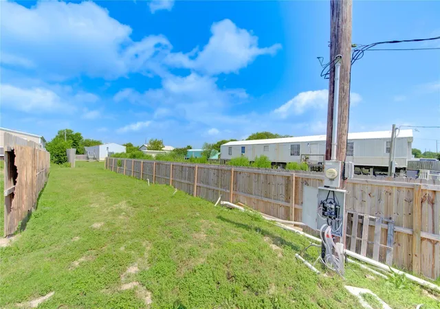 Photo 3 of Land for sale at 936 13th Street, Dickinson, TX 77539 | MLS# 81842527 | Listing updated on 2026-08-17