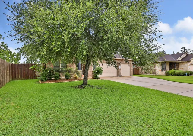 Photo 3 of Single family home for sale at 2207 Antler Trails Dr, Crosby, TX 77532 | MLS# 13362177 | Listing updated on 2026-09-13