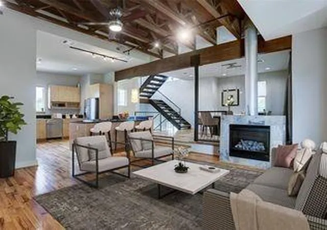 3rd image of 318 Mcalpine St, Houston, TX 77003 | MLS# 68951489