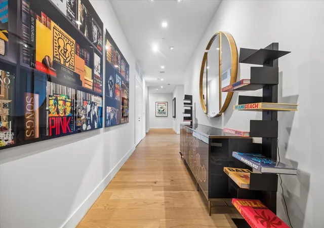 Photo 3 of Sale Pending at 1711 Allen Pkwy #2106, Houston, TX 77019 | MLS# 45774076 | Listing updated on 2026-08-12