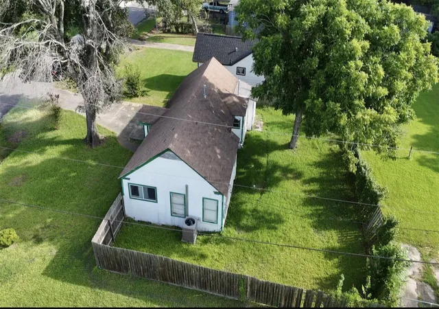 2nd image of 1129 Niagara St, Houston, TX 77051 | MLS# 10808821
