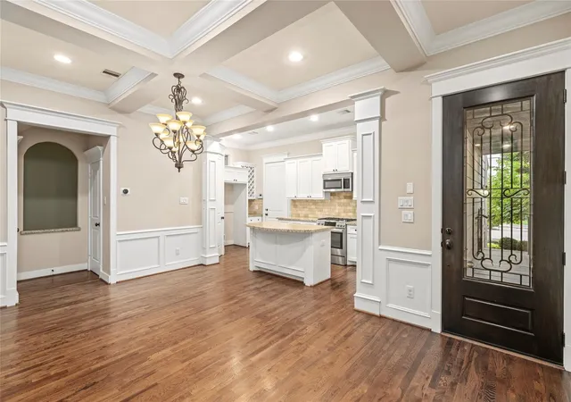 Photo 3 of Single family home for sale at 412 W 25th Street, Houston, TX 77008 | MLS# 9431402 | Listing updated on 2026-09-15
