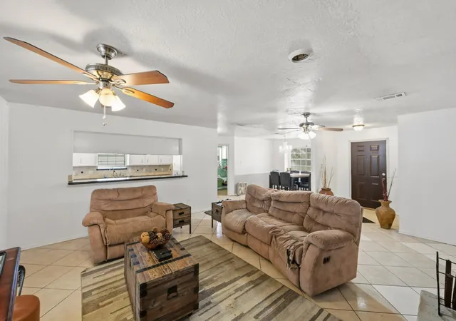 Photo 4 of Single family home for sale at 11707 Moltere Dr, Houston, TX 77065 | MLS# 39442142 | Listing updated on 2026-09-16