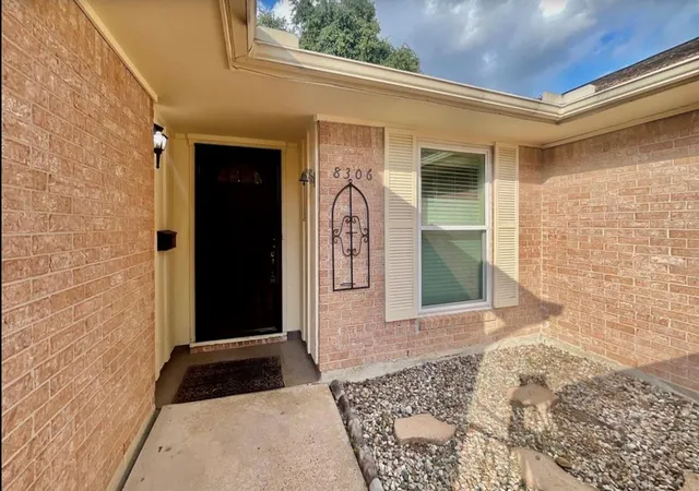 3rd image of 8306 Hazen St, Houston, TX 77036 | MLS# 13972993