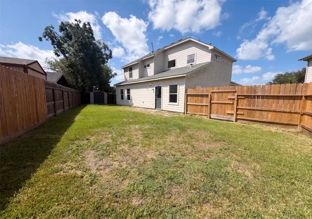 Photo 4 of Single family home for sale at 3911 Teal Vista Ct #115, Fresno, TX 77545 | MLS# 77179901 | Listing updated on 2026-09-17