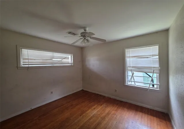 14th image of 10118 Lafferty Oaks St, Houston, TX 77013 | MLS# 32641547