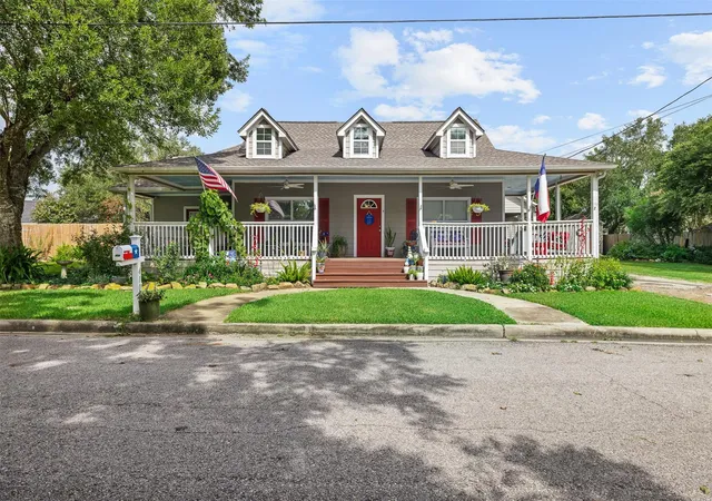 Photo 1 of Single family home for sale at 410 N Cochran St, Bellville, TX 77418 | MLS# 13224185 | Listing updated on 2026-09-17