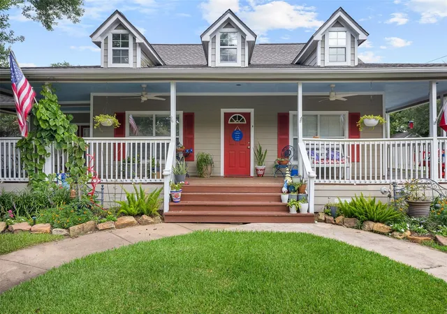 Photo 3 of Single family home for sale at 410 N Cochran St, Bellville, TX 77418 | MLS# 13224185 | Listing updated on 2026-09-17