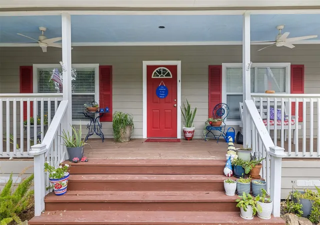 Photo 3 of Single family home for sale at 410 N Cochran St, Bellville, TX 77418 | MLS# 13224185 | Listing updated on 2026-09-17