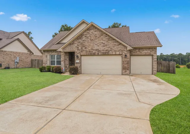 Photo 2 of Single family home for sale at 6109 White Oak Leaf Loop, Conroe, TX 77303 | MLS# 17909147 | Listing updated on 2026-08-24