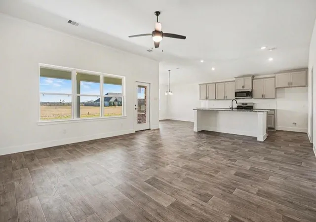 3rd image of 4206 Leslies Way, Dickinson, TX 77539 | MLS# 28710887
