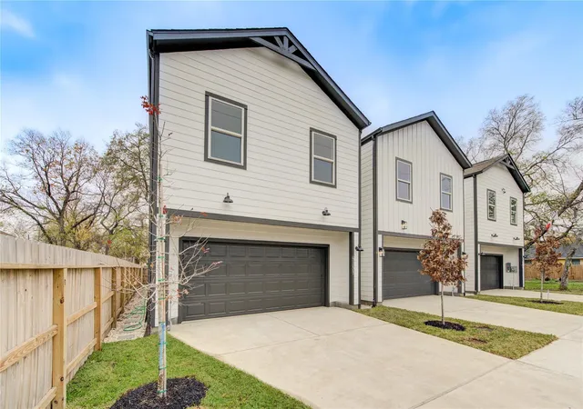 1st image of 2015 B Brackenridge St, Houston, TX 77026 | MLS# 92344801