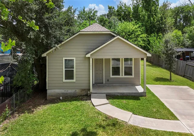 Photo 2 of Sale Pending at 5824 Glen Lee Dr, Humble, TX 77396 | MLS# 77347463 | Listing updated on 2026-10-06