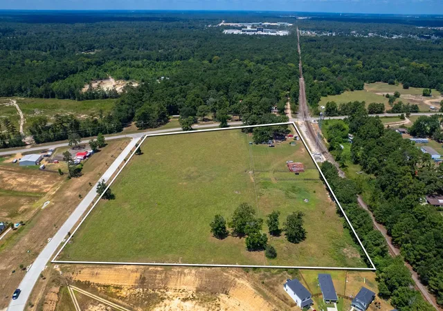 3rd image of 9247 Crockett Martin Rd, Conroe, TX 77306 | MLS# 62716573