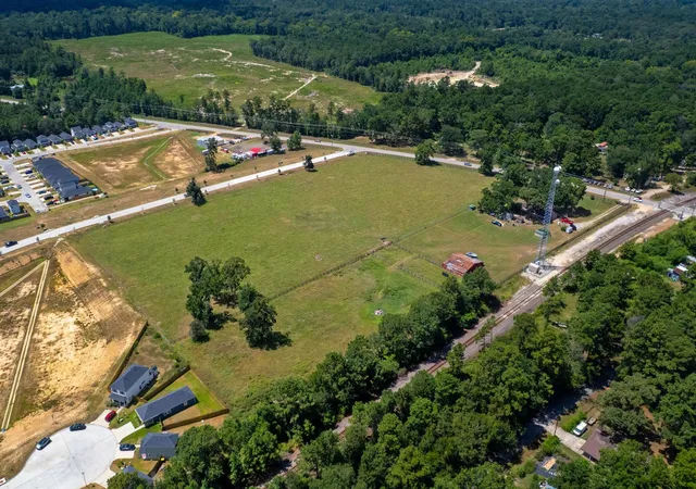5th image of 9247 Crockett Martin Rd, Conroe, TX 77306 | MLS# 62716573