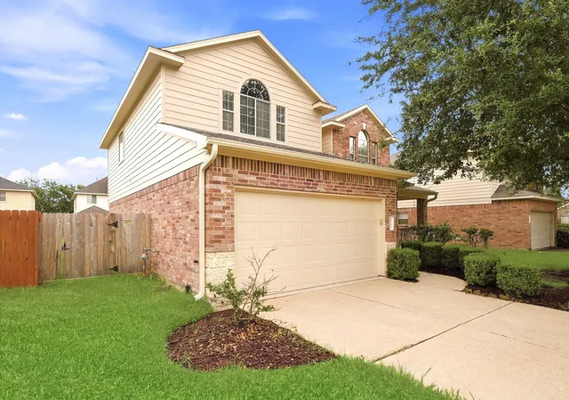 2nd image of 8306 Littlehip Hawthorn Dr, Baytown, TX 77523 | MLS# 75282390
