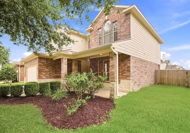 Photo 3 of Single family home for sale at 8306 Littlehip Hawthorn Dr, Baytown, TX 77523 | MLS# 75282390 | Listing updated on 2026-08-15