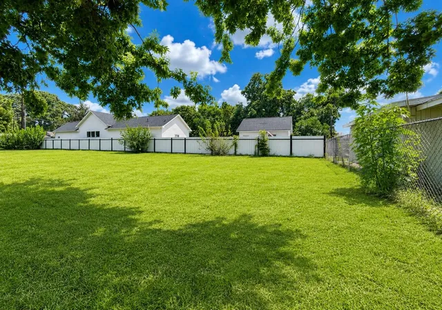 2nd image of 1035 Adolph Dr, Houston, TX 77091 | MLS# 71477582