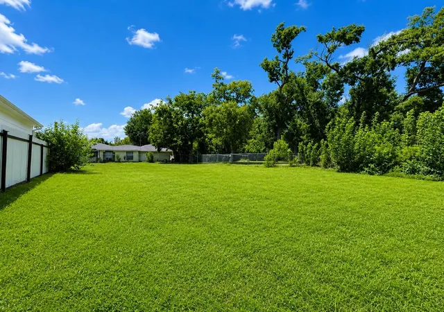 Photo 3 of Land for sale at 1035 Adolph Dr, Houston, TX 77091 | MLS# 71477582 | Listing updated on 2026-09-23