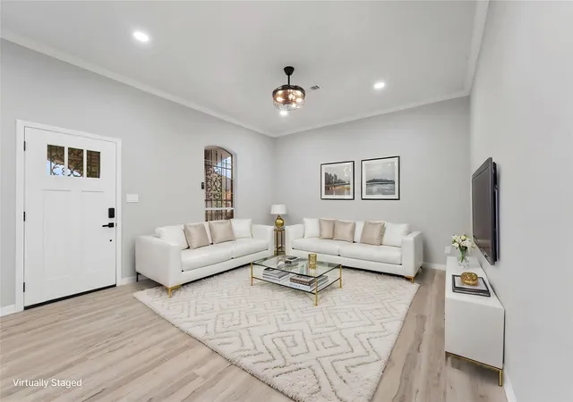 Photo 1 of Single family home for sale at 7912 Cypress St, Houston, TX 77012 | MLS# 92375635 | Listing updated on 2026-08-12