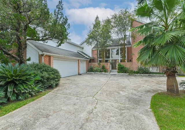 Photo 3 of Single family home for sale at 20539 Atascocita Shrs Dr, Humble, TX 77346 | MLS# 20866173 | Listing updated on 2026-09-22
