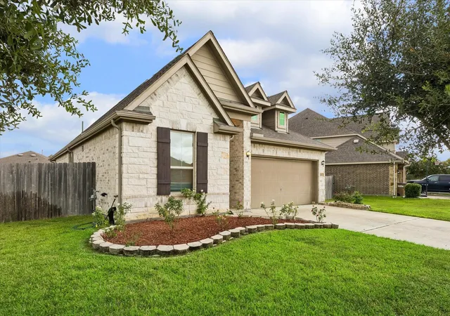 2nd image of 1815 Oakdale Mist Dr, Dickinson, TX 77539 | MLS# 49634216