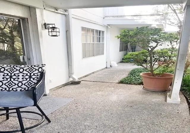 2nd image of 2701 Bellefontaine St, Houston, TX 77025