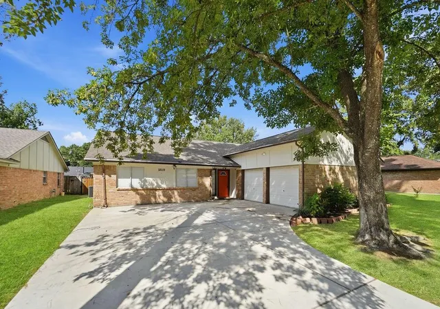 Photo 2 of Single family home for sale at 25119 Lynbriar Ln, Spring, TX 77373 | MLS# 35217486 | Listing updated on 2026-09-11