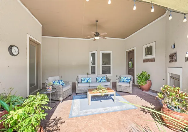 5th image of 10 Silent Way Dr, Sugar Land, TX 77498 | MLS# 56206014