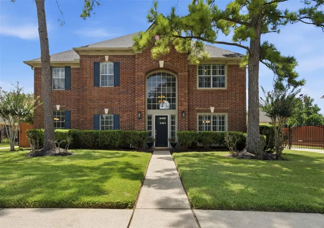 1st image of 1305 Wilderness Pines Dr, Friendswood, TX 77546 | MLS# 41681029
