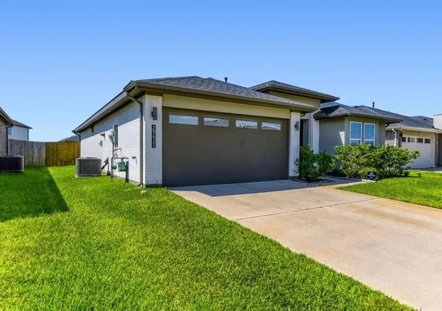 Photo 3 of Sale Pending at 29411 Paytons Park Ct, Katy, TX 77494 | MLS# 2422966 | Listing updated on 2026-09-11
