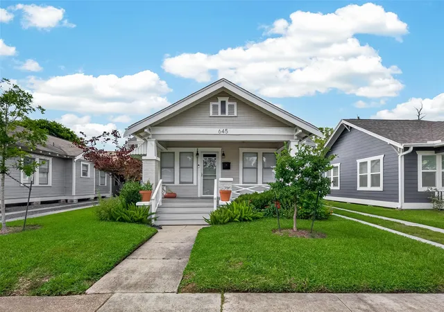 Photo 1 of Sale Pending at 645 E 14th Street, Houston, TX 77008 | MLS# 70310731 | Listing updated on 2026-09-11
