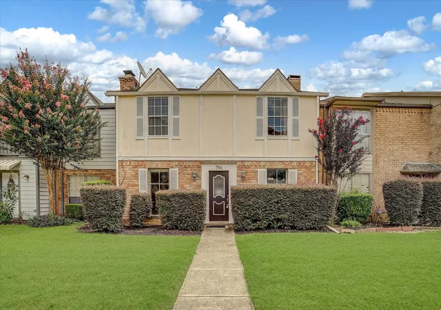 Photo 1 of Townhouse for sale at 794 Thicket Ln, Houston, TX 77079 | MLS# 78097817 | Listing updated on 2026-08-09