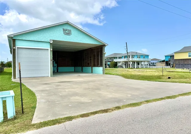 18th image of 945 Alberdie Dr, Crystal Beach, TX 77650 | MLS# 75186682