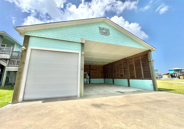 2nd image of 945 Alberdie Dr, Crystal Beach, TX 77650 | MLS# 75186682