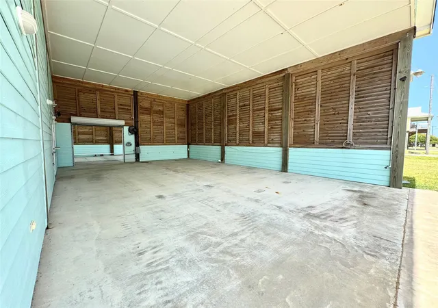 3rd image of 945 Alberdie Dr, Crystal Beach, TX 77650 | MLS# 75186682