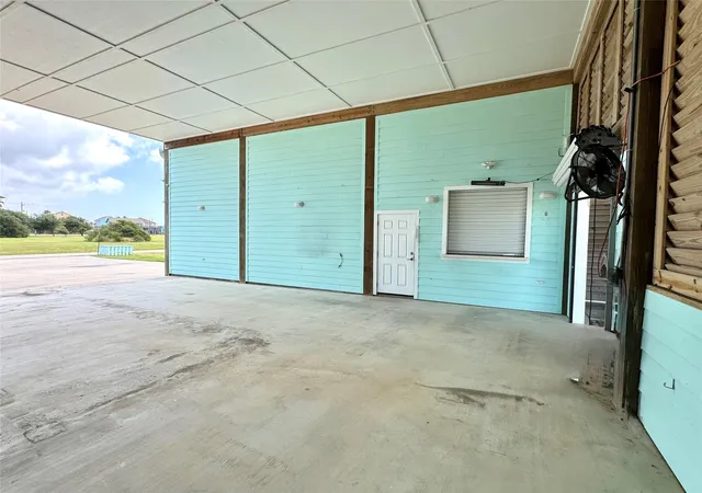 5th image of 945 Alberdie Dr, Crystal Beach, TX 77650 | MLS# 75186682