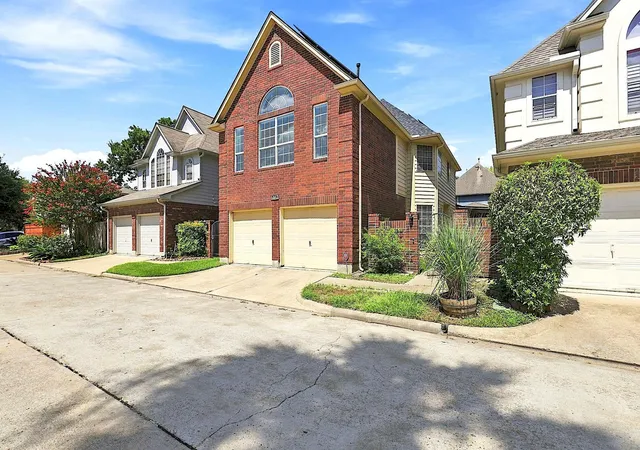 Photo 1 of Single family home for sale at 5842 Cinnamon Crk Cir, Houston, TX 77084 | MLS# 69420147 | Listing updated on 2026-08-15
