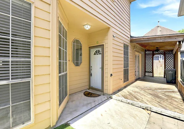 Photo 4 of Single family home for sale at 5842 Cinnamon Crk Cir, Houston, TX 77084 | MLS# 69420147 | Listing updated on 2026-08-15