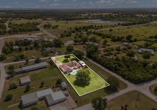 2nd image of 22209 Pierce St, Navasota, TX 77868 | MLS# 60019795