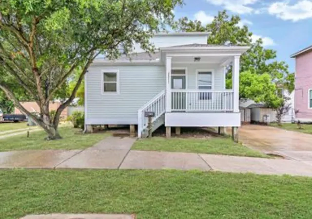 2nd image of 2311 Mary Moody Northern Blvd, Galveston, TX 77551 | MLS# 87047316