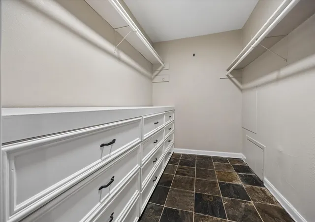 12th image of 3131 Southwest Fwy #C26, Houston, TX 77098 | MLS# 53529767